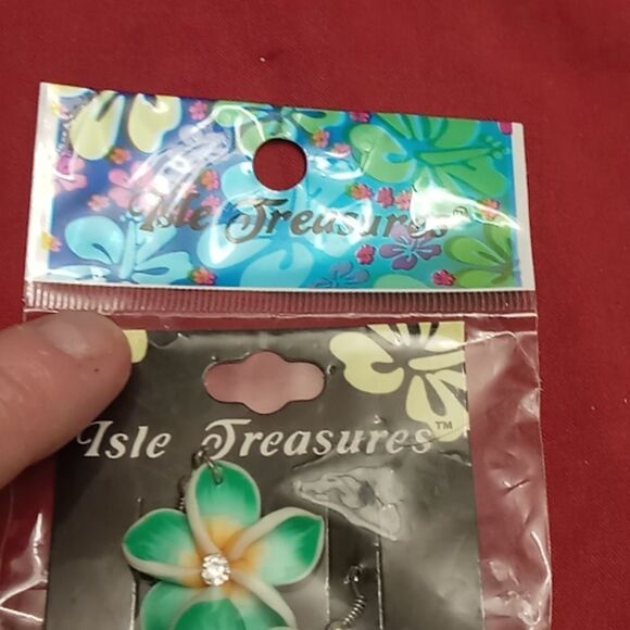 Isle treasures earrings - Picture 4 of 4